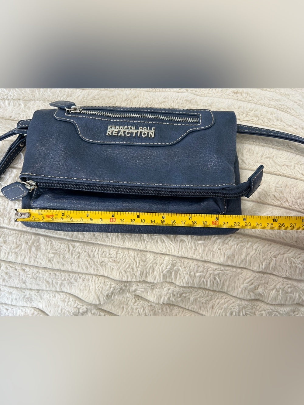 Kenneth Cole Reaction Navy Slim Crossbody with Front Zip - Picture 6 of 9